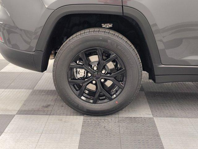 new 2025 Jeep Grand Cherokee car, priced at $38,254