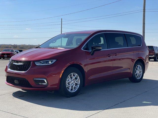 new 2025 Chrysler Pacifica car, priced at $40,186