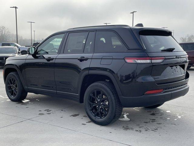 new 2025 Jeep Grand Cherokee car, priced at $40,040