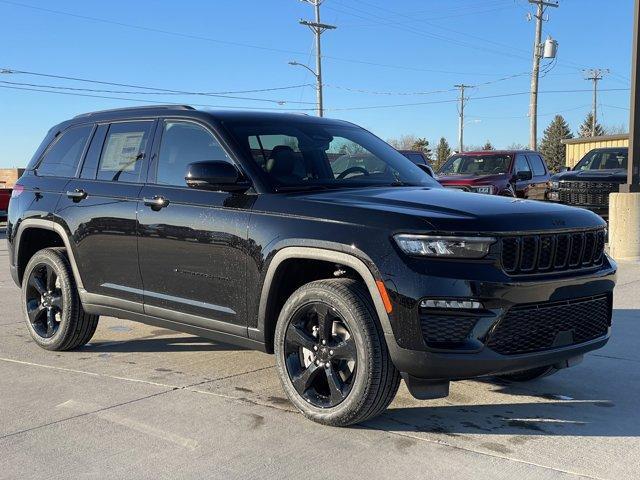 new 2025 Jeep Grand Cherokee car, priced at $44,676