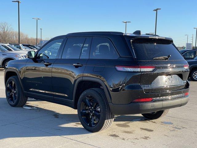 new 2025 Jeep Grand Cherokee car, priced at $44,676