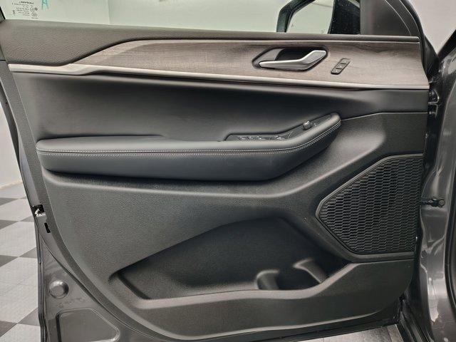new 2025 Jeep Grand Cherokee car, priced at $48,610