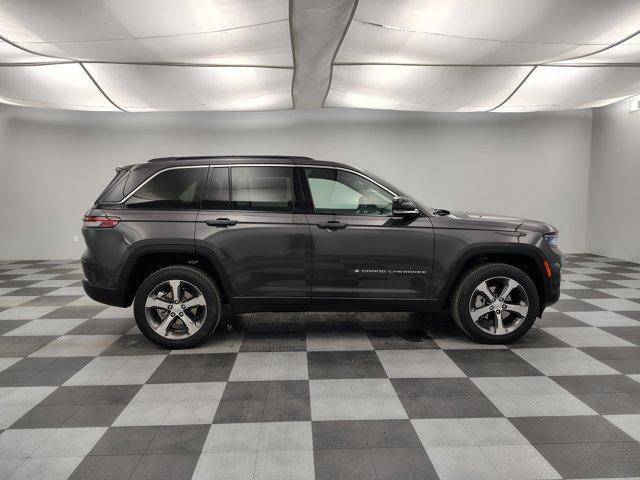 new 2025 Jeep Grand Cherokee car, priced at $48,610