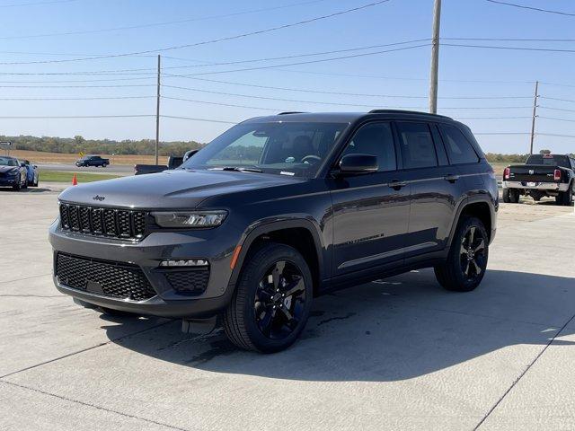 new 2025 Jeep Grand Cherokee car, priced at $48,534