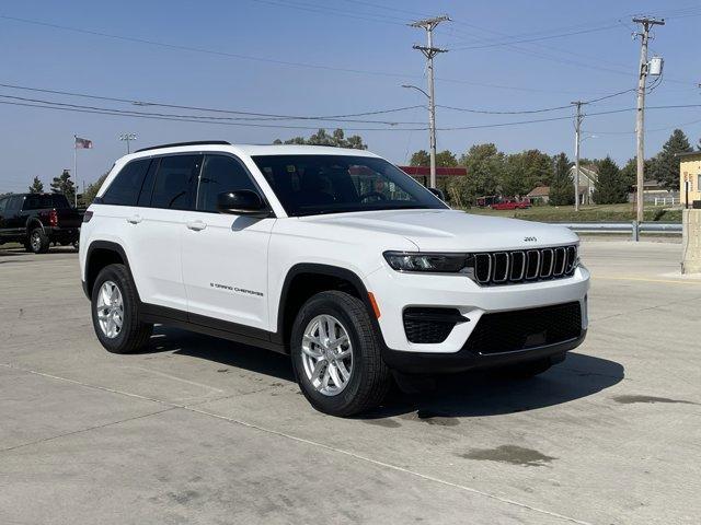 new 2025 Jeep Grand Cherokee car, priced at $37,550