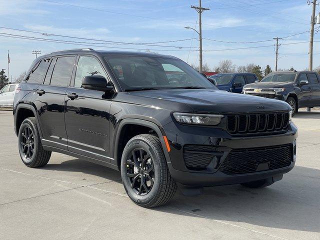 new 2025 Jeep Grand Cherokee car, priced at $40,749