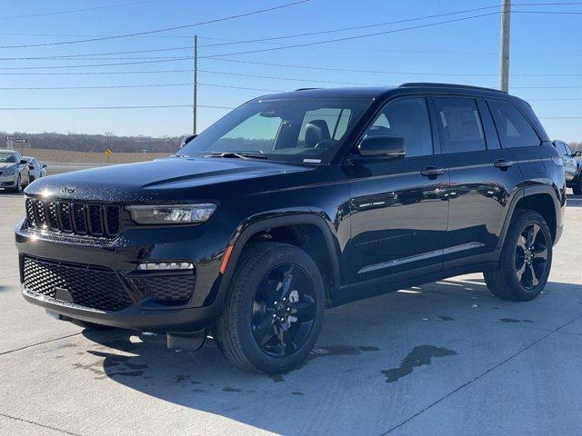 new 2025 Jeep Grand Cherokee car, priced at $45,601