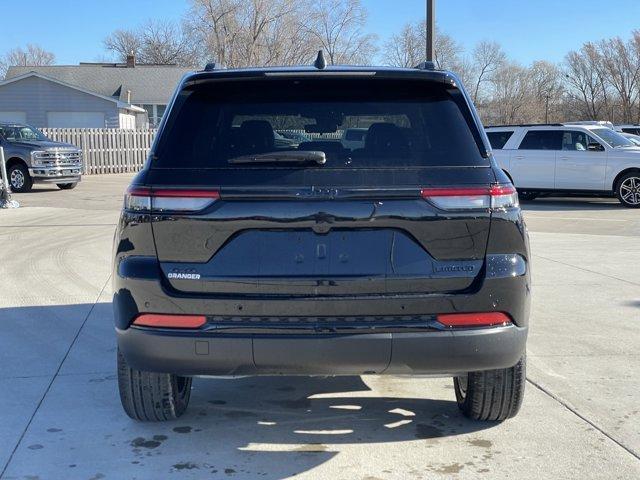 new 2025 Jeep Grand Cherokee car, priced at $45,601