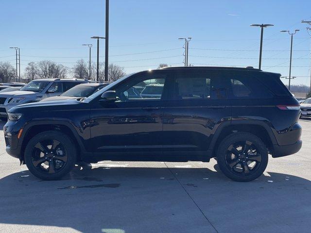 new 2025 Jeep Grand Cherokee car, priced at $45,601