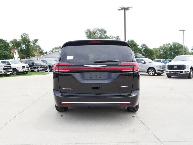 new 2024 Chrysler Pacifica car, priced at $41,829