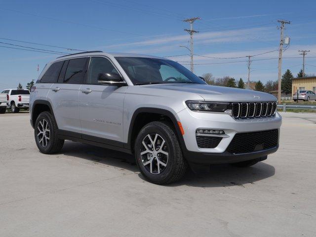 new 2024 Jeep Grand Cherokee car, priced at $39,614