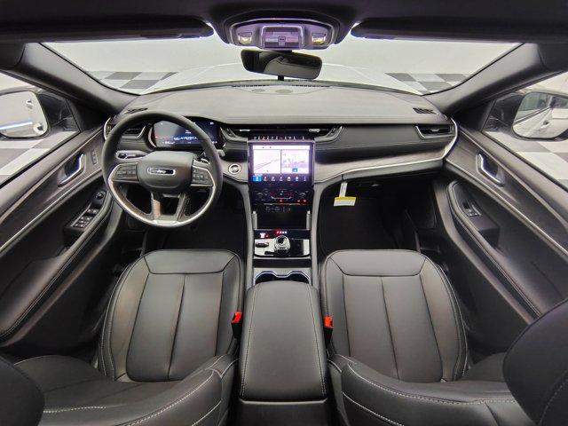 new 2025 Jeep Grand Cherokee car, priced at $41,206