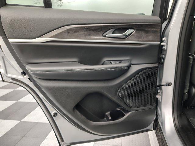new 2025 Jeep Grand Cherokee car, priced at $41,206