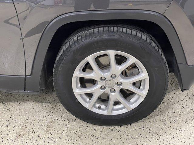 used 2015 Jeep Cherokee car, priced at $11,988