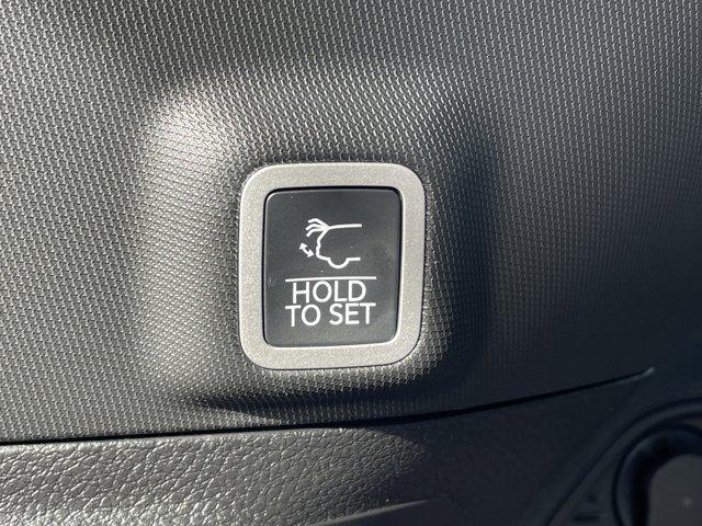 new 2025 Jeep Grand Cherokee car, priced at $42,215