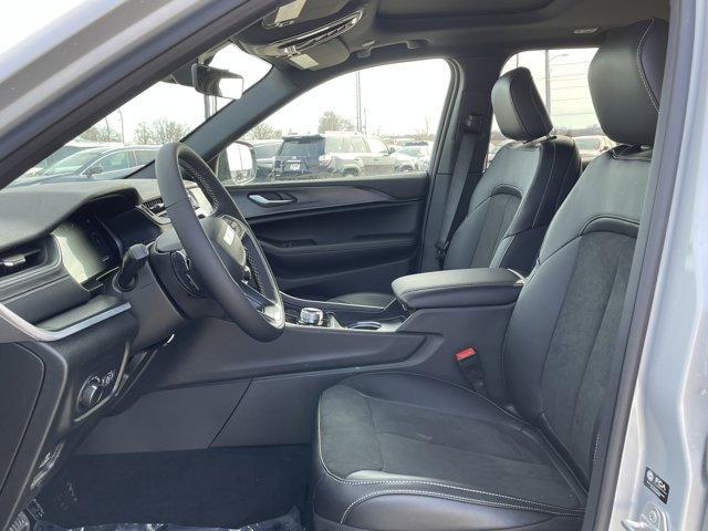 new 2025 Jeep Grand Cherokee car, priced at $42,215