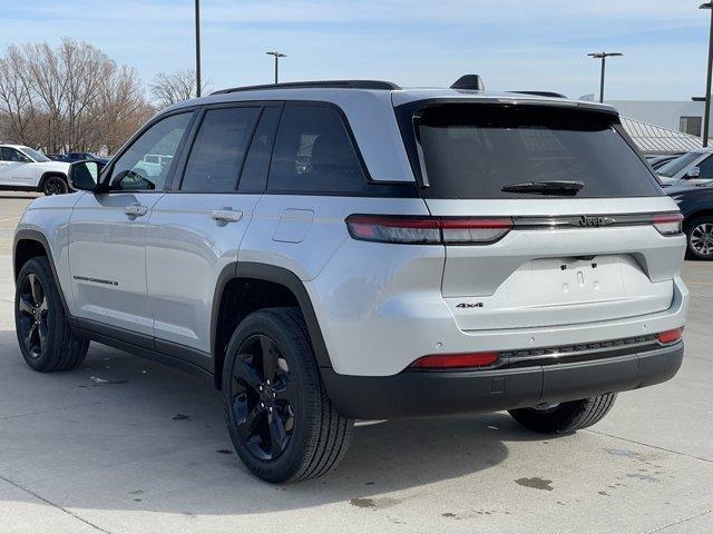new 2025 Jeep Grand Cherokee car, priced at $42,215