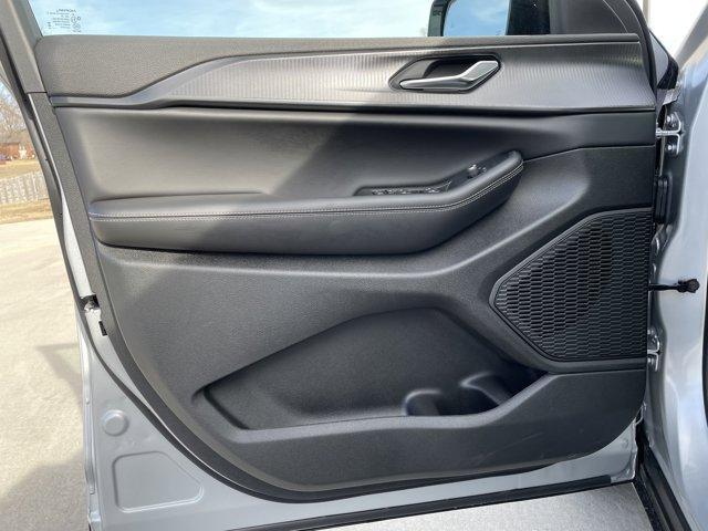 new 2025 Jeep Grand Cherokee car, priced at $42,215