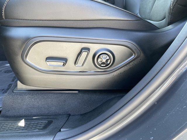 new 2025 Jeep Grand Cherokee car, priced at $41,051