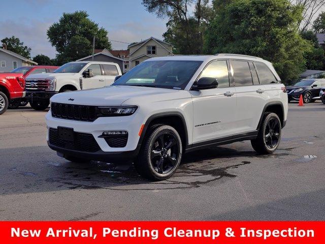 used 2024 Jeep Grand Cherokee car, priced at $39,988