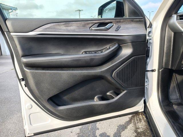 used 2024 Jeep Grand Cherokee car, priced at $39,988