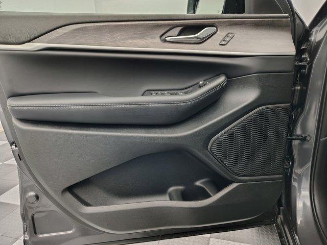 new 2025 Jeep Grand Cherokee L car, priced at $49,401