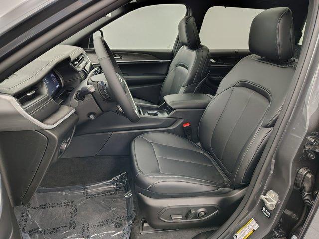 new 2025 Jeep Grand Cherokee L car, priced at $49,401