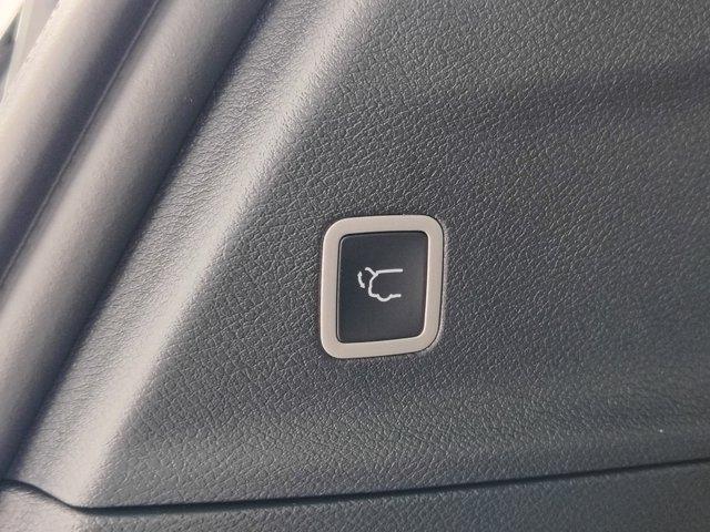 new 2025 Chrysler Voyager car, priced at $37,119