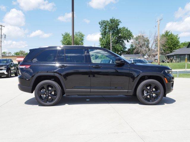 new 2024 Jeep Grand Cherokee car, priced at $42,978