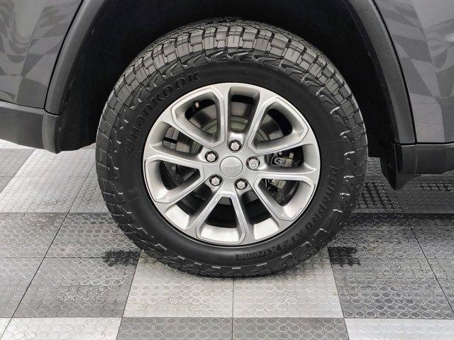 used 2016 Jeep Grand Cherokee car, priced at $15,688