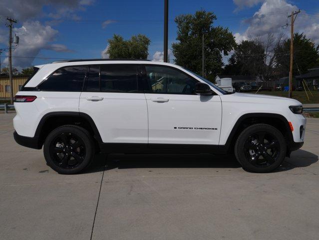 new 2025 Jeep Grand Cherokee car, priced at $40,772