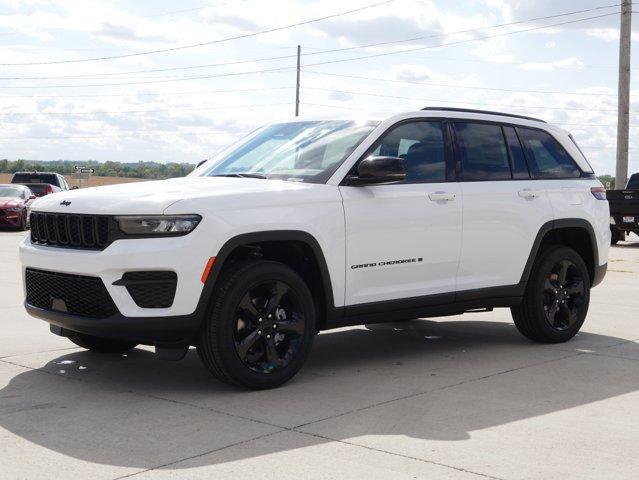 new 2025 Jeep Grand Cherokee car, priced at $40,772