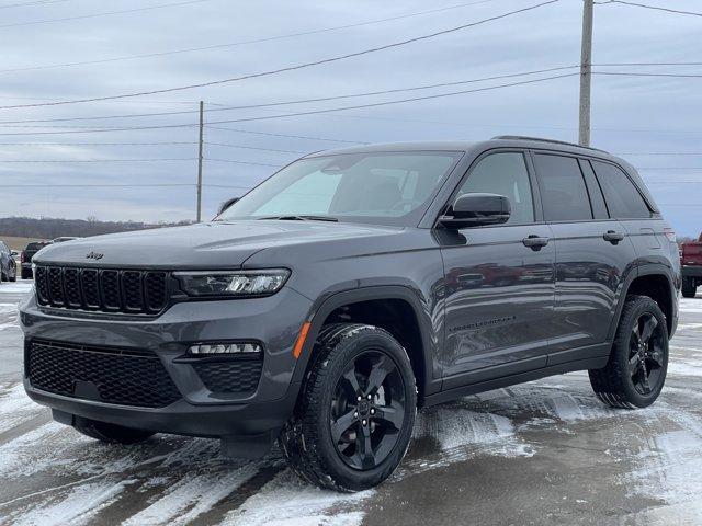 new 2025 Jeep Grand Cherokee car, priced at $44,676