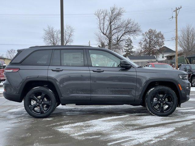 new 2025 Jeep Grand Cherokee car, priced at $44,676