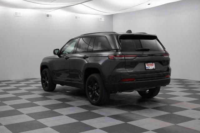 new 2025 Jeep Grand Cherokee car, priced at $46,505
