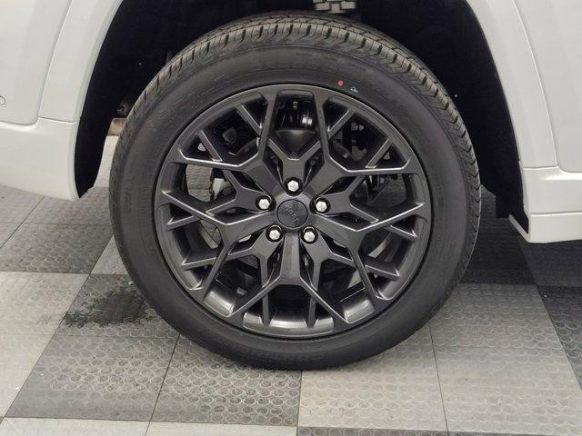 new 2025 Jeep Grand Cherokee car, priced at $62,807