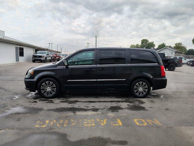 used 2014 Chrysler Town & Country car, priced at $3,000