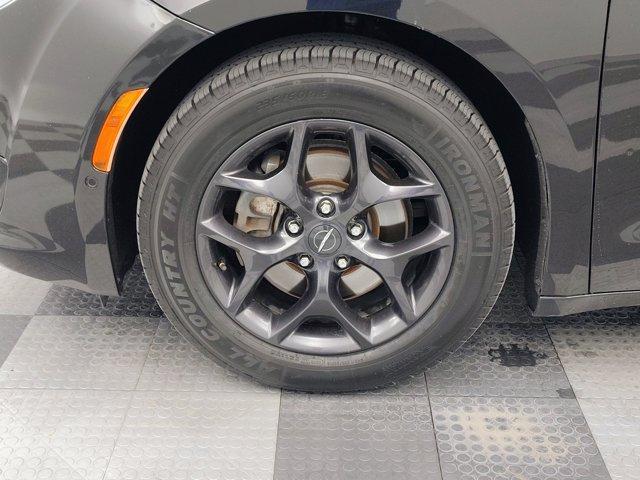 used 2020 Chrysler Pacifica car, priced at $18,588