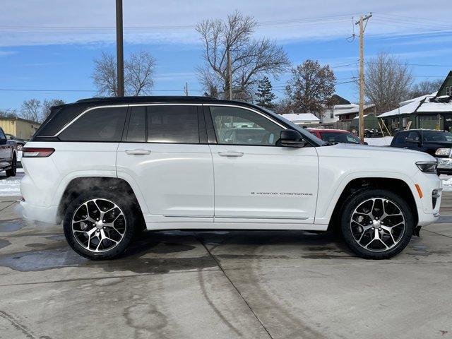 new 2025 Jeep Grand Cherokee car, priced at $59,750