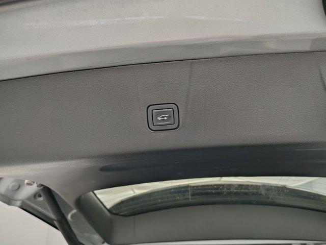 used 2023 Chevrolet Traverse car, priced at $37,588