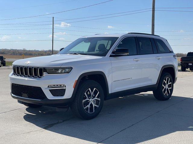 new 2025 Jeep Grand Cherokee car, priced at $40,912