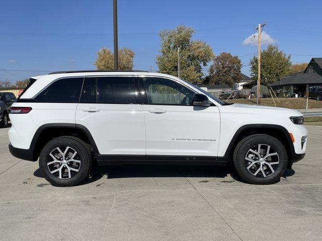 new 2025 Jeep Grand Cherokee car, priced at $40,912