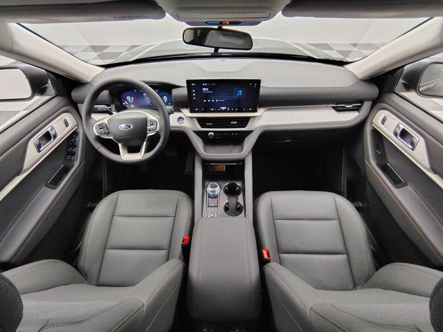new 2025 Ford Explorer car, priced at $43,965