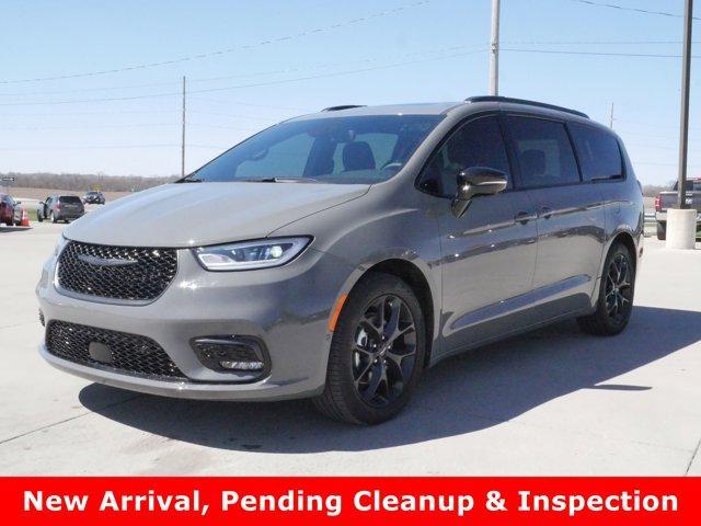 used 2023 Chrysler Pacifica car, priced at $38,988