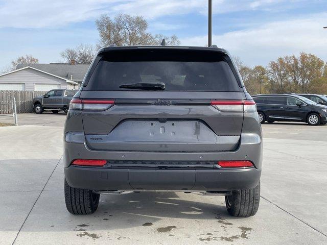 new 2025 Jeep Grand Cherokee car, priced at $40,412