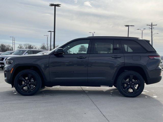 new 2025 Jeep Grand Cherokee car, priced at $40,412