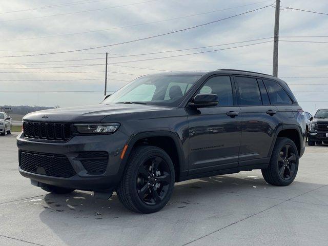 new 2025 Jeep Grand Cherokee car, priced at $40,412