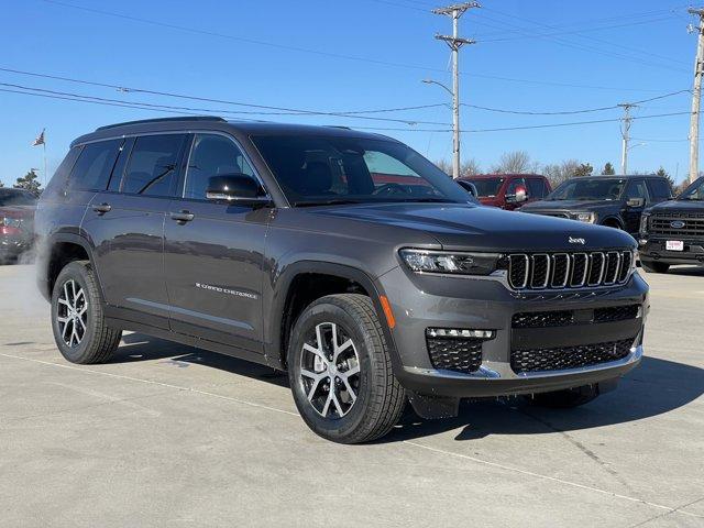 new 2025 Jeep Grand Cherokee L car, priced at $42,017