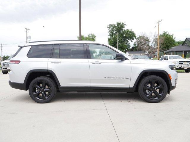 new 2024 Jeep Grand Cherokee L car, priced at $43,274