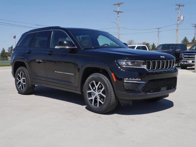 new 2024 Jeep Grand Cherokee car, priced at $48,621